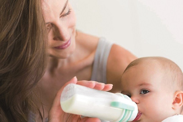 “脑黄金”成各*奶大**粉品牌标配母乳优势仍然甩配方奶粉一条街