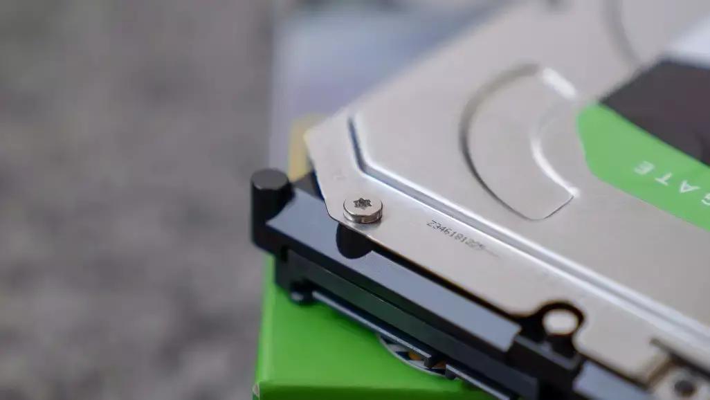 4t希捷酷鱼和蓝盘测评,希捷酷鱼3t是叠瓦盘吗