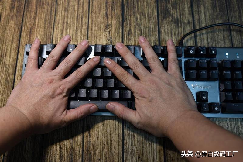 自从用了机械键盘就再也用不回电容胶了