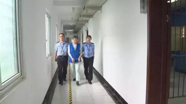 【禁毒知识】引致精神错乱的新型*品毒**“犀牛液”现身，传说中的“犀牛液”和“rush”究竟是什么？