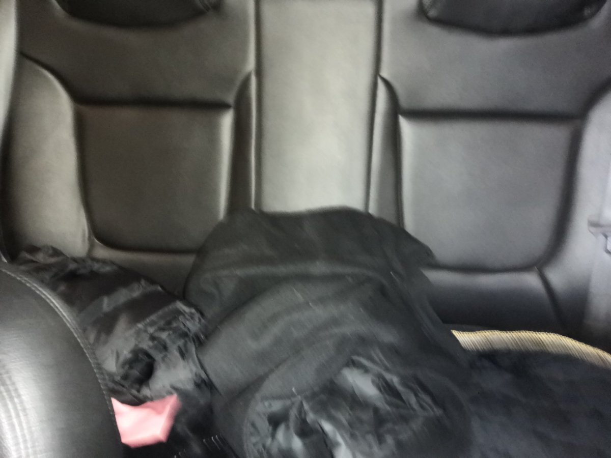 红色起亚k2怎么改装好看,12款起亚k2爆改