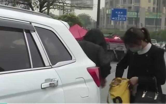 女主播瞒着父母去买一套房子,四川17岁女主播瞒着父母去买房子