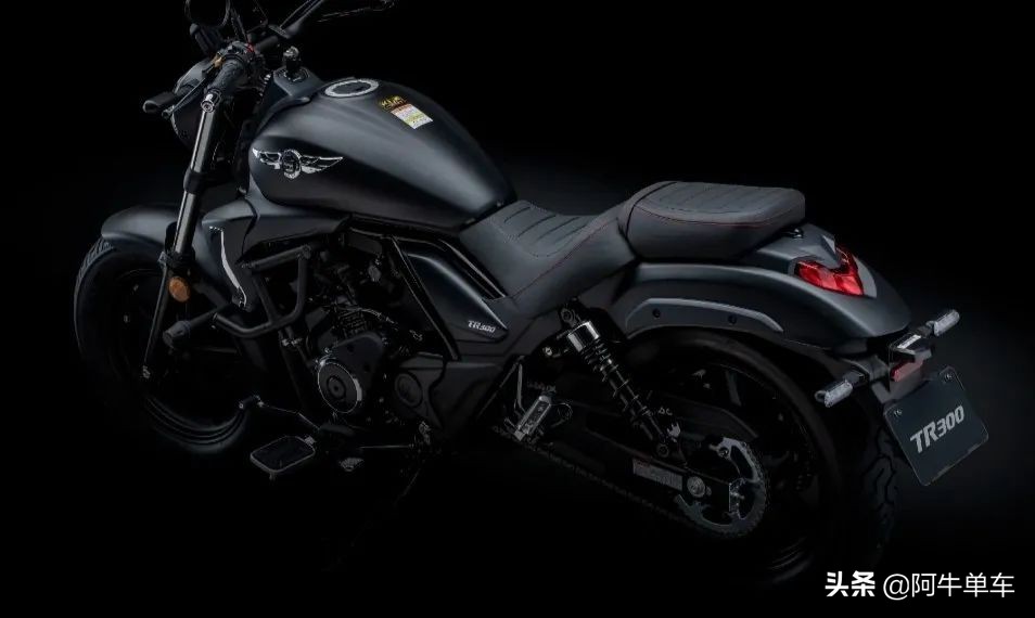 豪爵tr300和本田cb400x怎样选择,豪爵tr300和本田cb400x怎么选