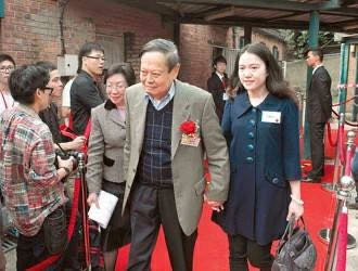 28岁翁帆嫁82岁杨振宁,相差54岁祖孙恋,16年来幸福吗?