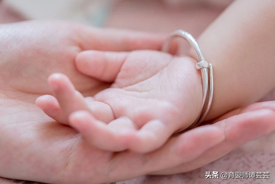 宝宝睡觉不安分总是醒,宝宝睡觉不安稳老是醒是缺钙么