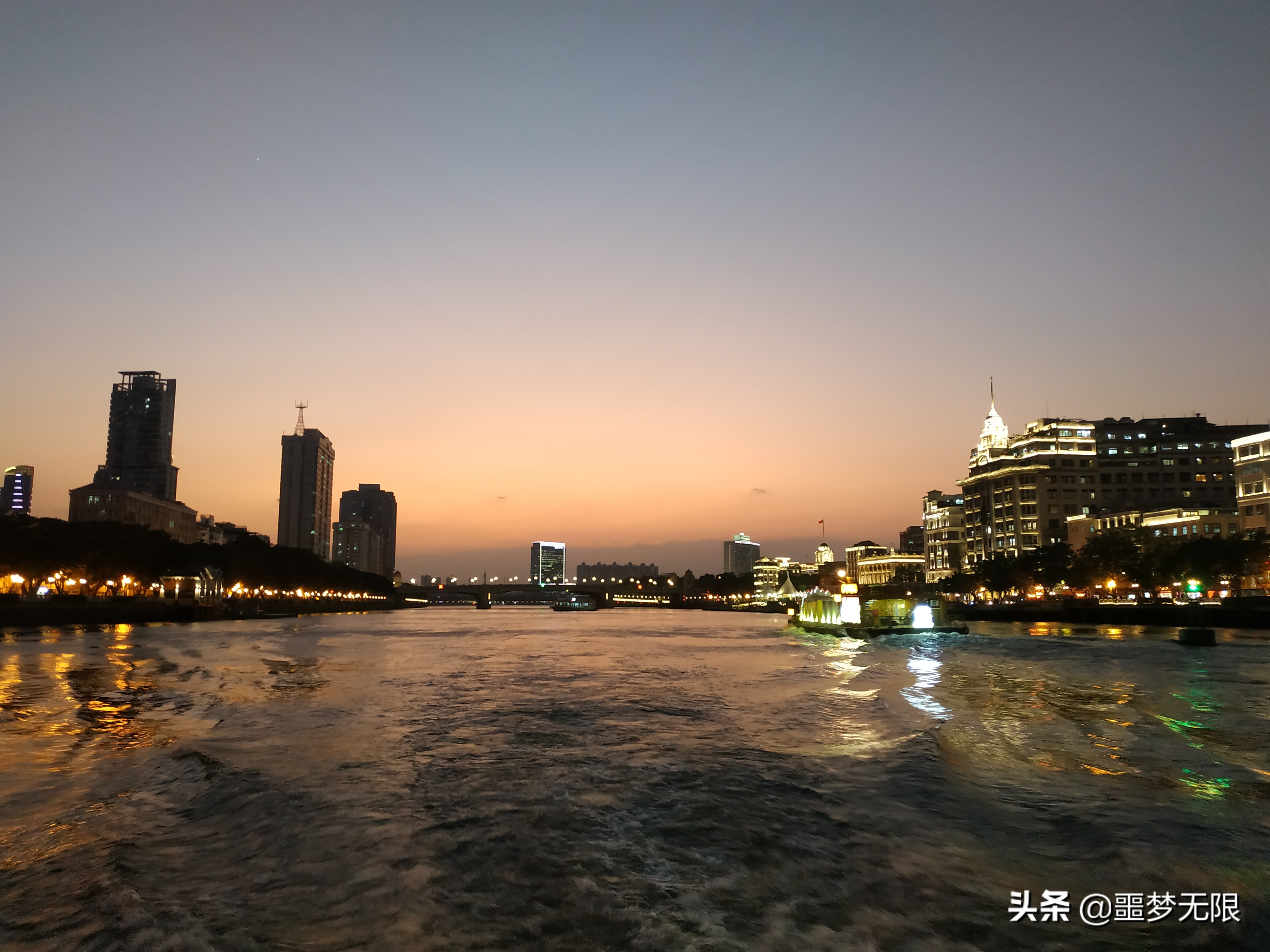 广州珠江夜游双人套餐三层,广州珠江夜游优惠团购的船