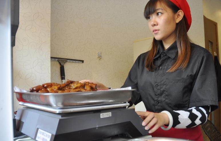 90后小夫妻卖猪蹄,大学生卖猪蹄赚百万