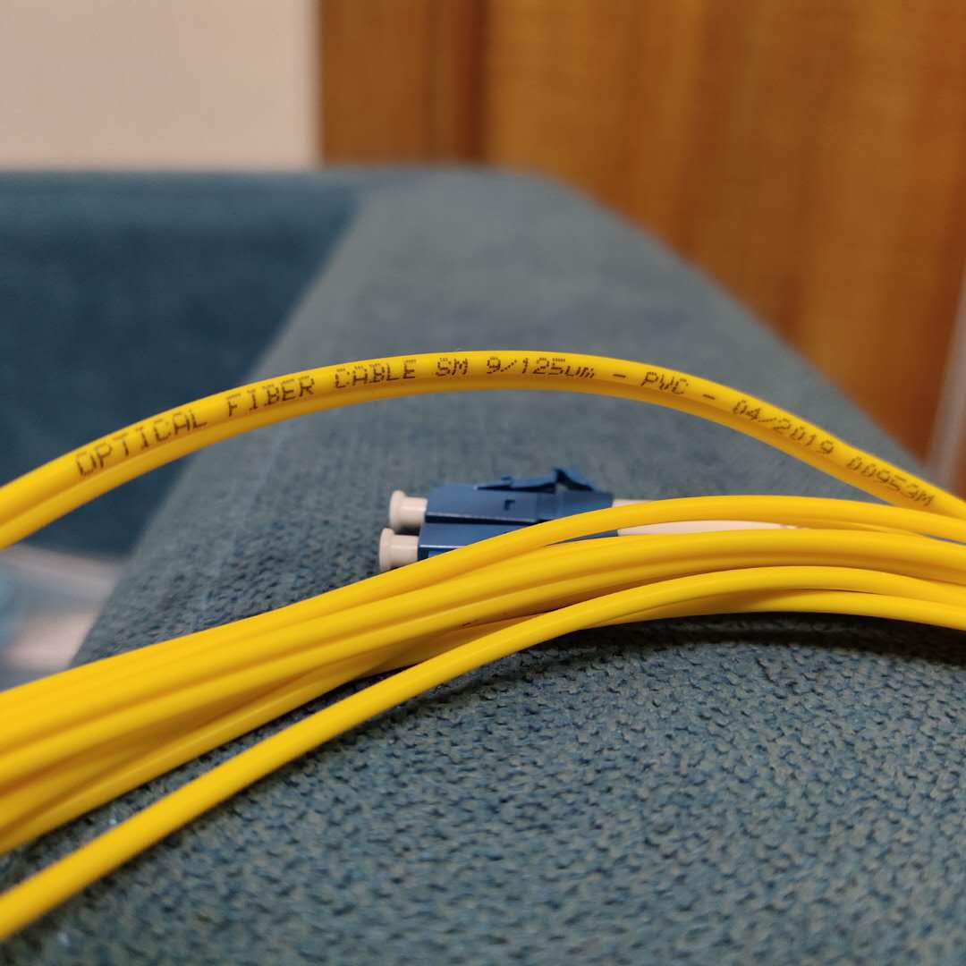 多模光纤跳线跟单模光纤跳线区分,光纤跳线怎么看图解