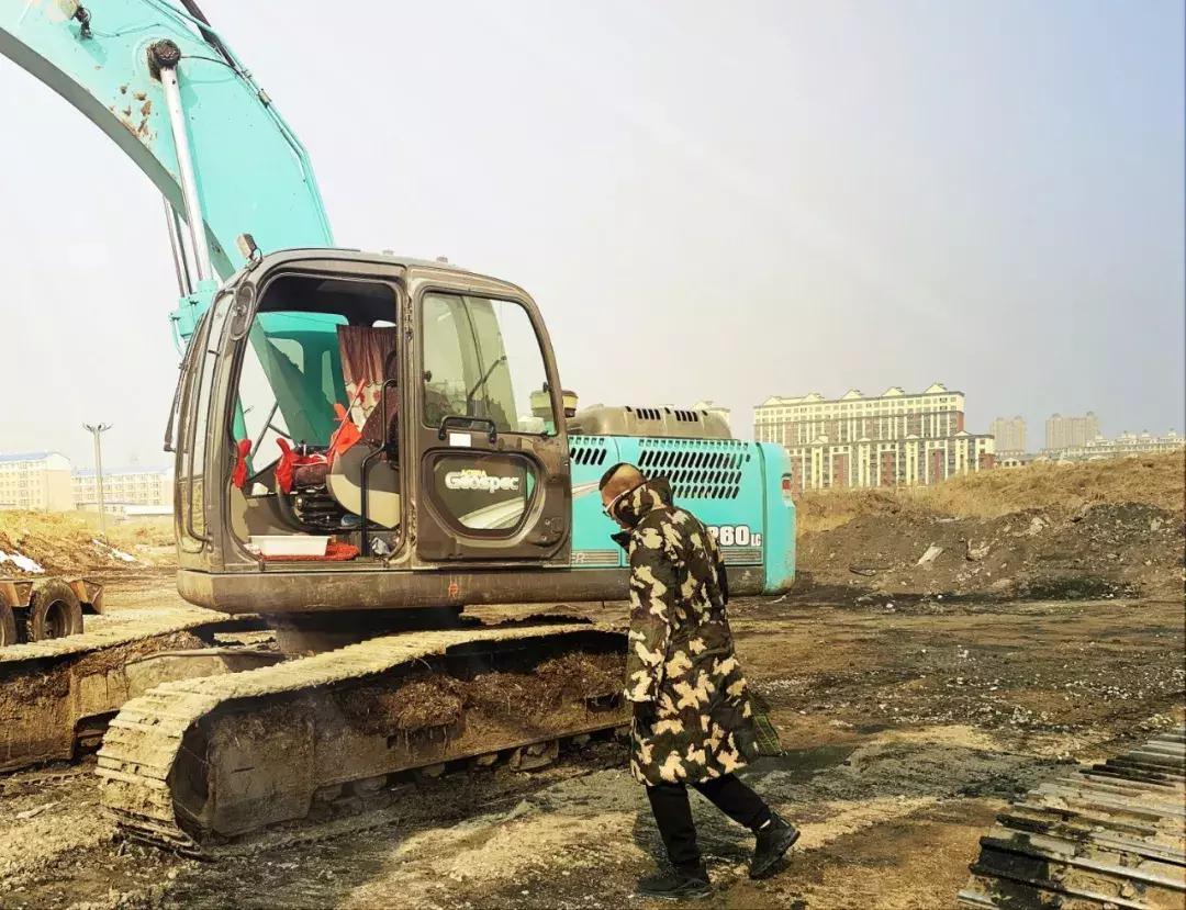 开了10年挖掘机,开了十年挖掘机
