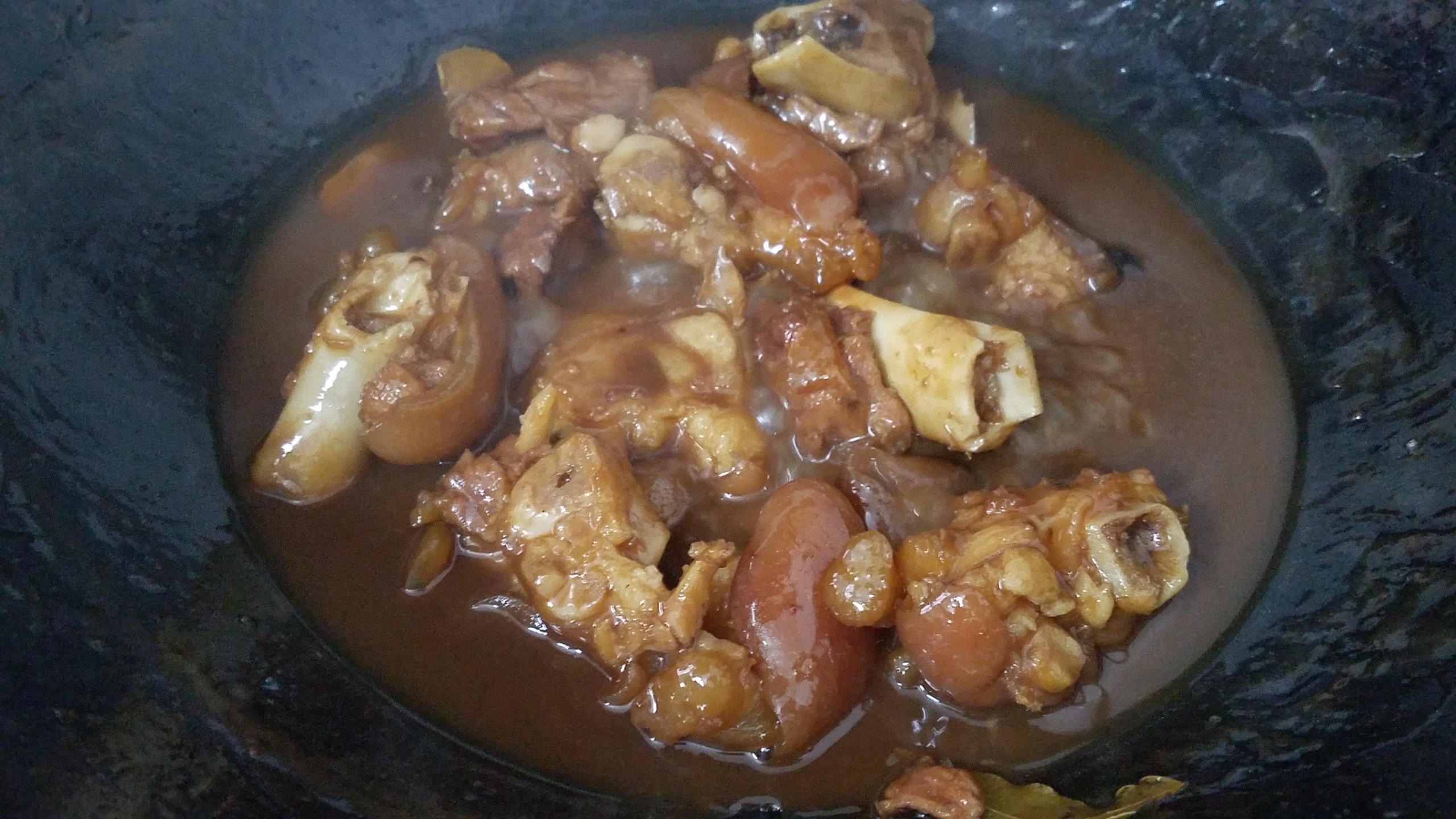 酱猪脚高压锅的家常做法,电饭锅焖酱猪脚