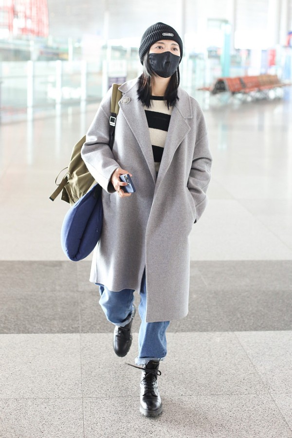 姚晨大衣腰带系法,姚晨穿露腰装秀纤纤细腰