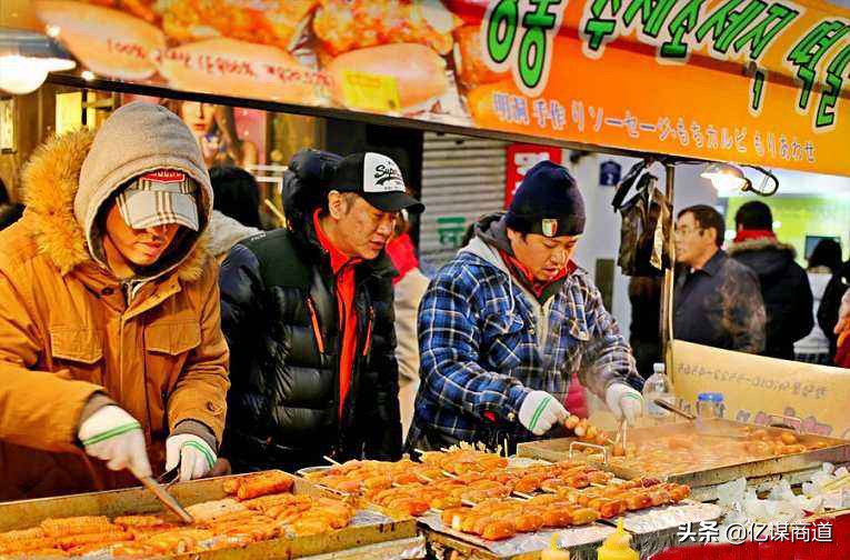 不起眼的路边摊轻松月入三万,一家30平的小店如何一年挣100w