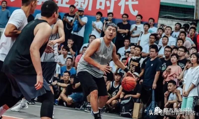 2000公里外的野球场，藏着他与篮球最深的热爱｜那些不一样的故事