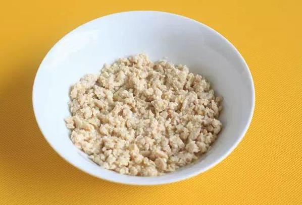 1岁宝宝吃饭菜,婴儿不能吃的食物黑名单