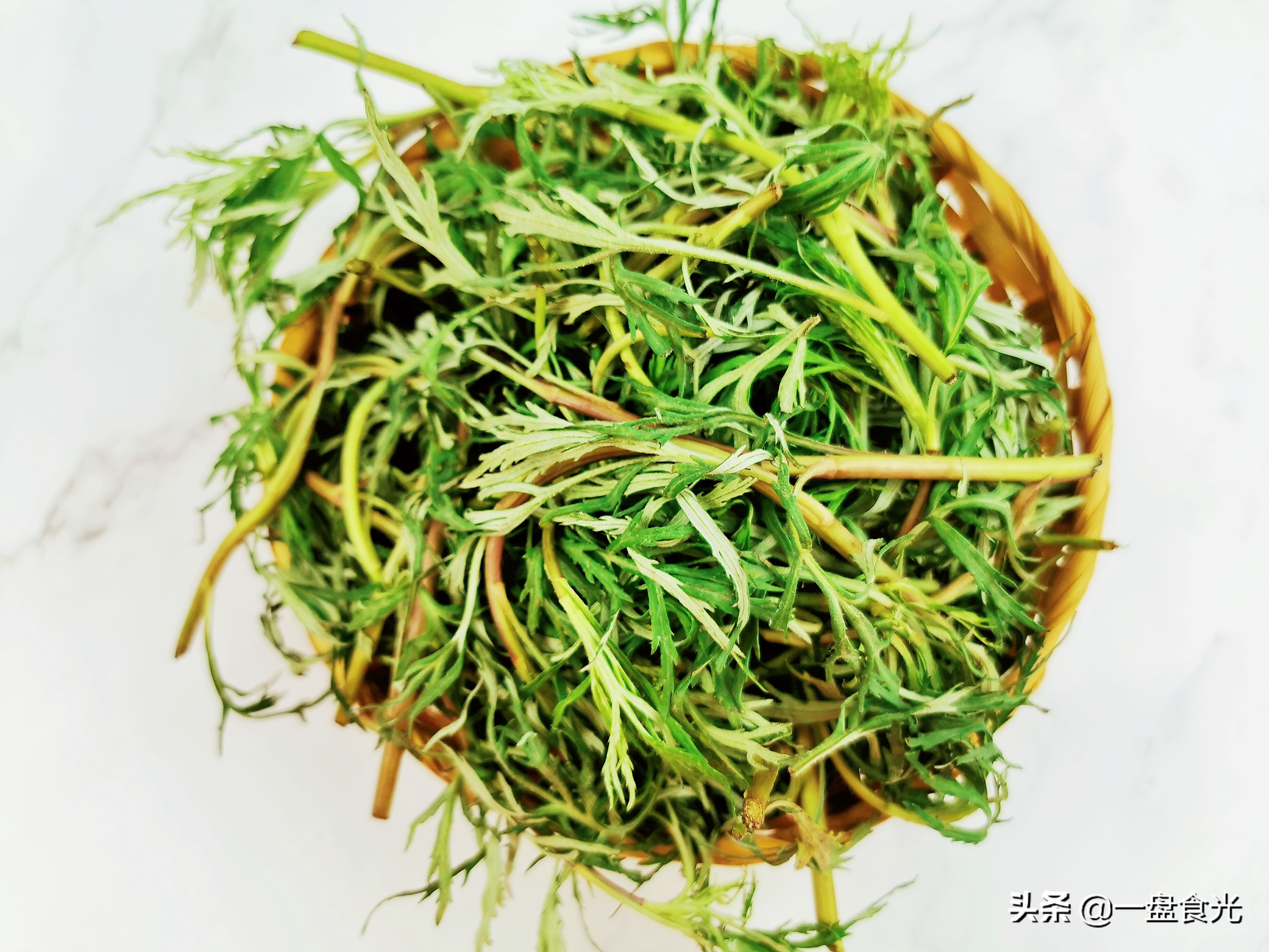 呼伦贝尔特色山野菜,呼伦贝尔炖柳蒿芽