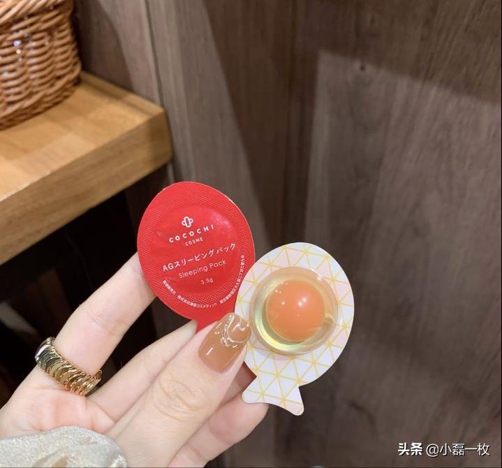 靠骗成功进入富人圈,靠假扮白富美人设能赚多少