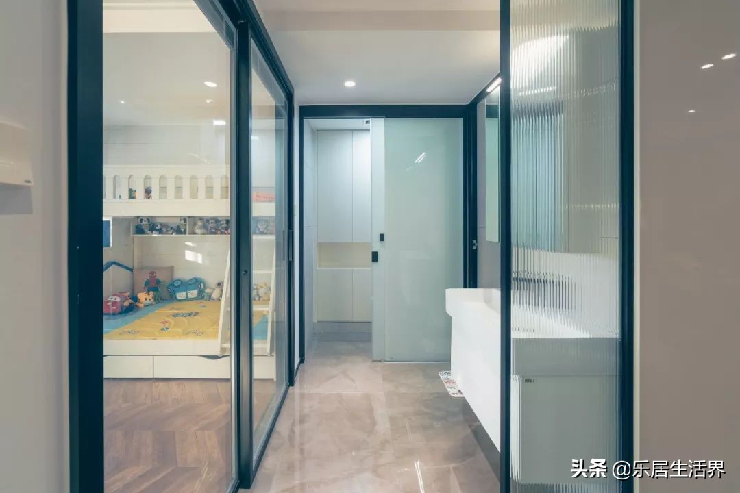 二胎妈妈太用心!89m²三室两厅里,塞下足足36m³储物空间