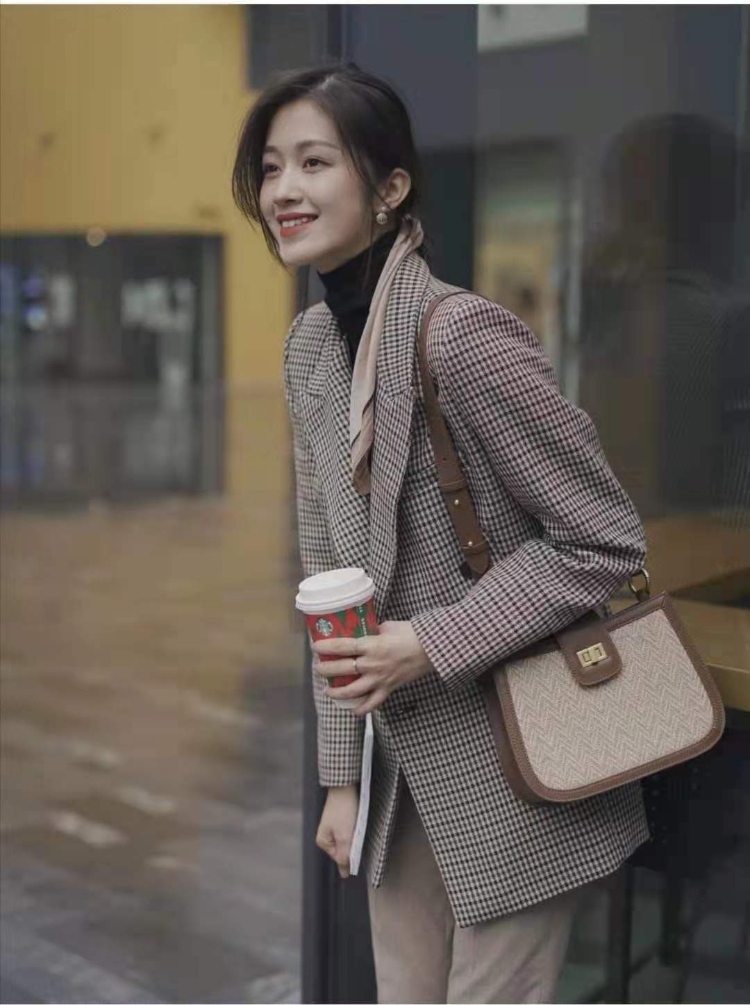 春天西装外套,卡其色西装外套搭配图片女