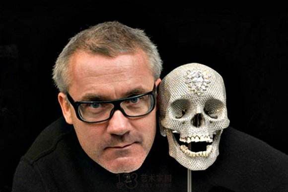 风靡全球的「Tongue+Chic街头密码」潮鞋艺术展首登上海