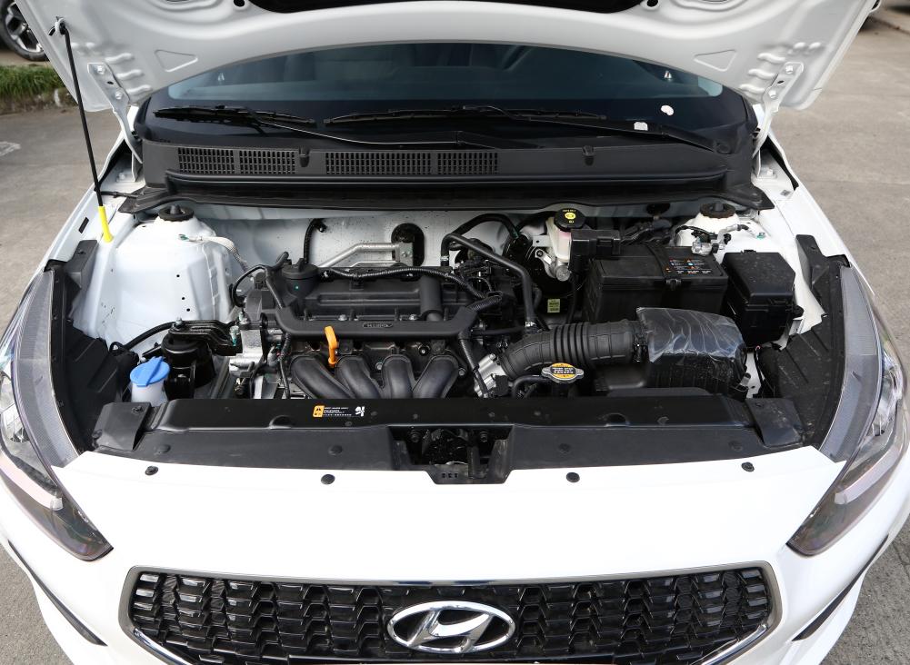 现代瑞纳4万左右的车,吉利帝豪和北京现代瑞纳