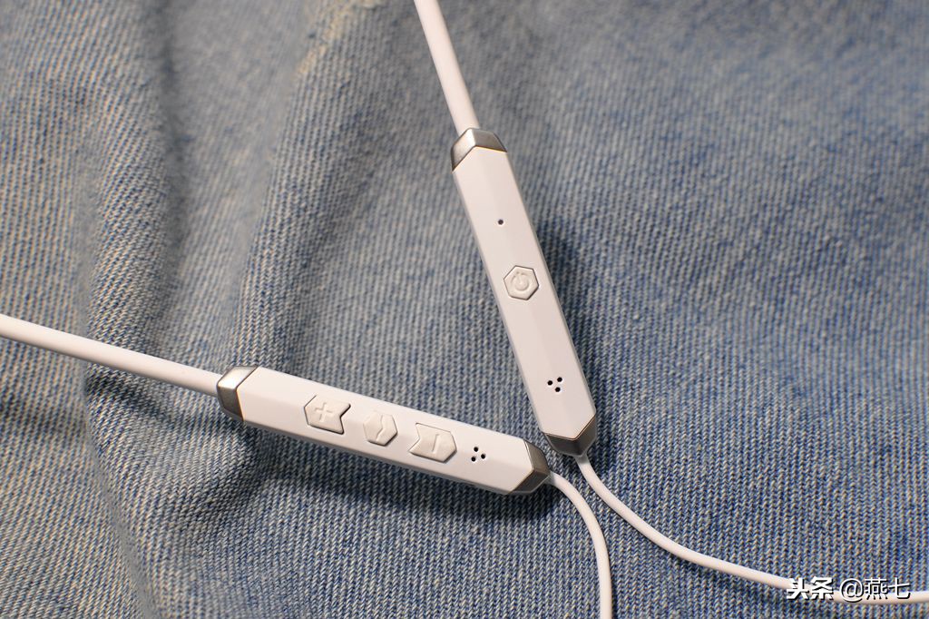 美国最新款的蓝牙耳机,国产可以媲美bose的蓝牙耳机