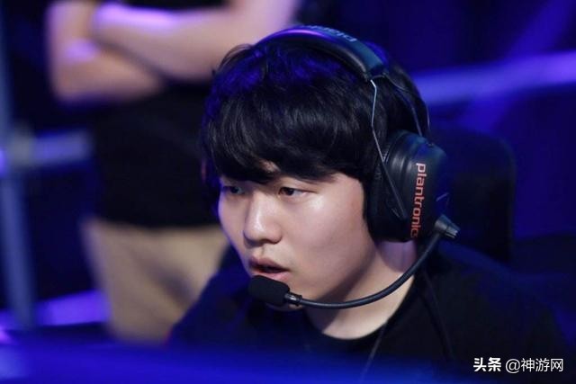 神吐槽：比赛表现不佳，Rooike开启通宵排位模式