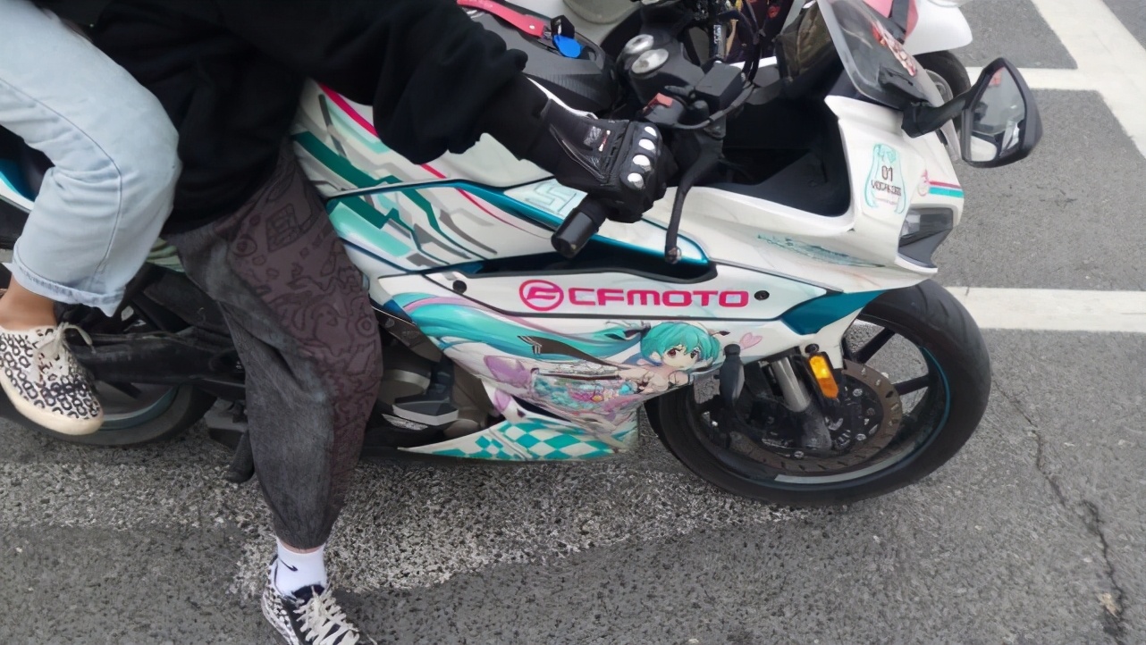 为什么初音未来不算二次元,初音未来为什么不出歌