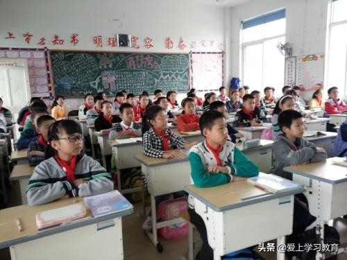 班长怎样让吵闹的班级安静下来,小学教师如何化解班级冷场