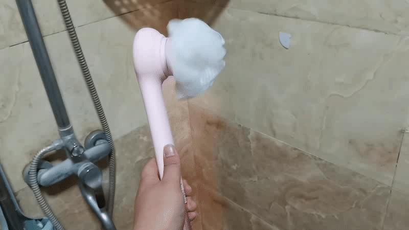 一个人完成洗澡挫背按摩打泡泡，inFace沐浴仪就是这么豪横