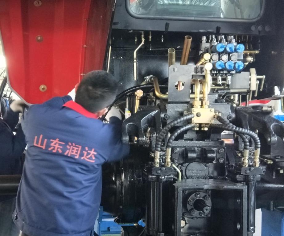 雷沃2104拖拉机潍柴和上柴哪个好,润达拖拉机离合器多少寸的