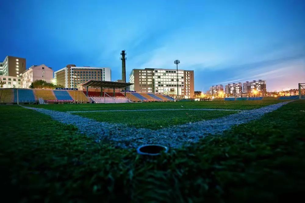 坐拥“专属地铁”,有7大美食集结地!东北这所大学“顶尖”配置太绝!