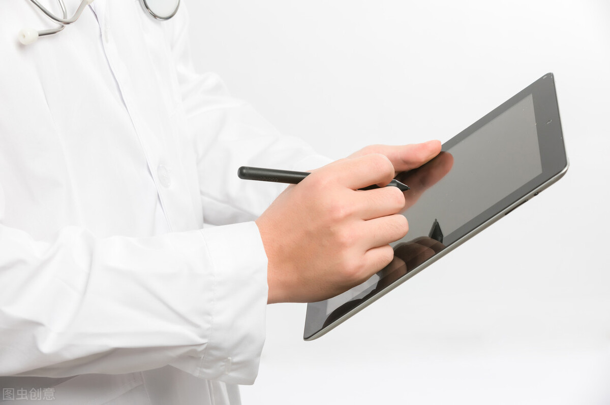 宝宝先天性隐睾表面上怎么看,宝宝隐睾怎么用手摸判断