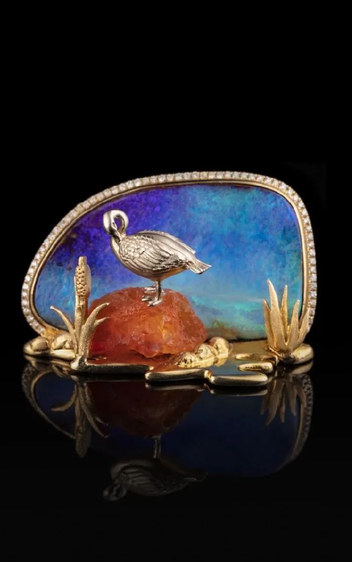 她设计的珠宝如画似景承包了你对美的所有渴求与遐想