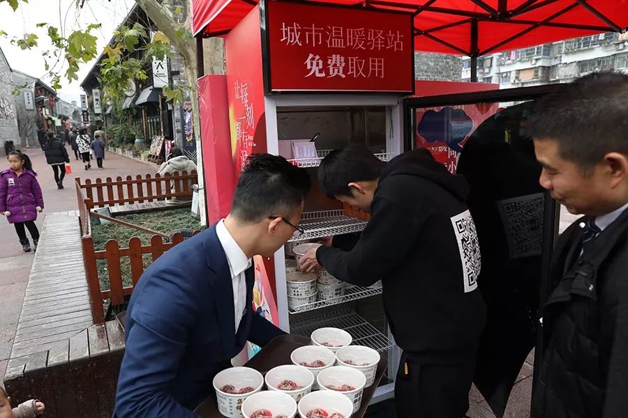 在宁波街头，我被暖到了