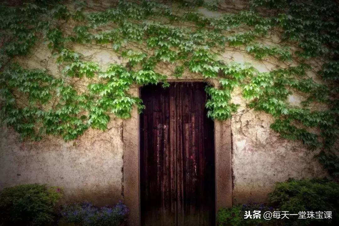 水晶和翡翠一起影响效果吗,水晶和玉石有辐射吗