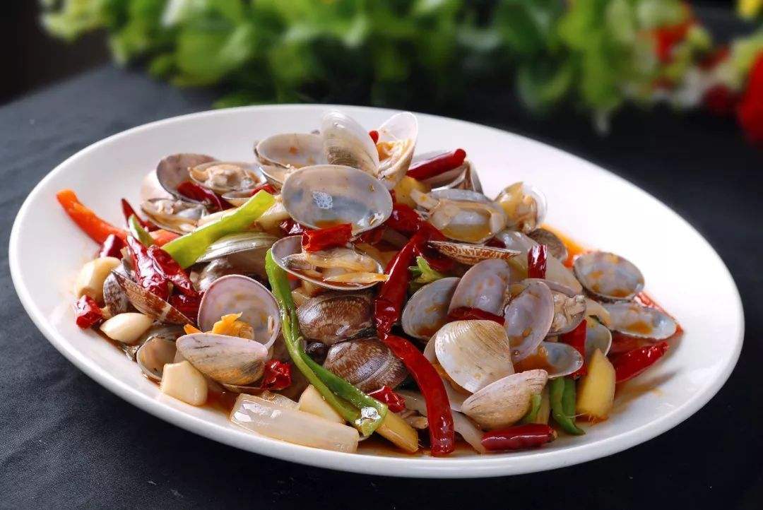 炒蛤蜊需要烫一下吗,炒蛤蜊要不要放醋