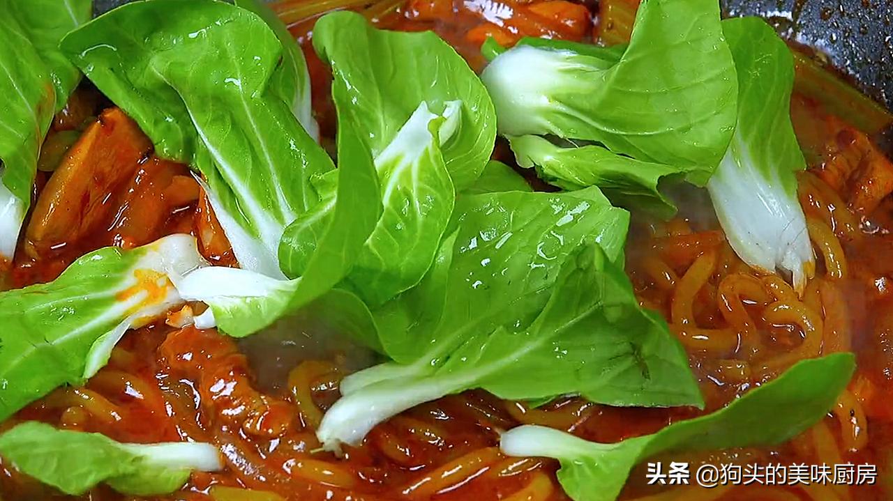 香辣过瘾的新疆米粉,怎么做又香又辣又好吃的米粉