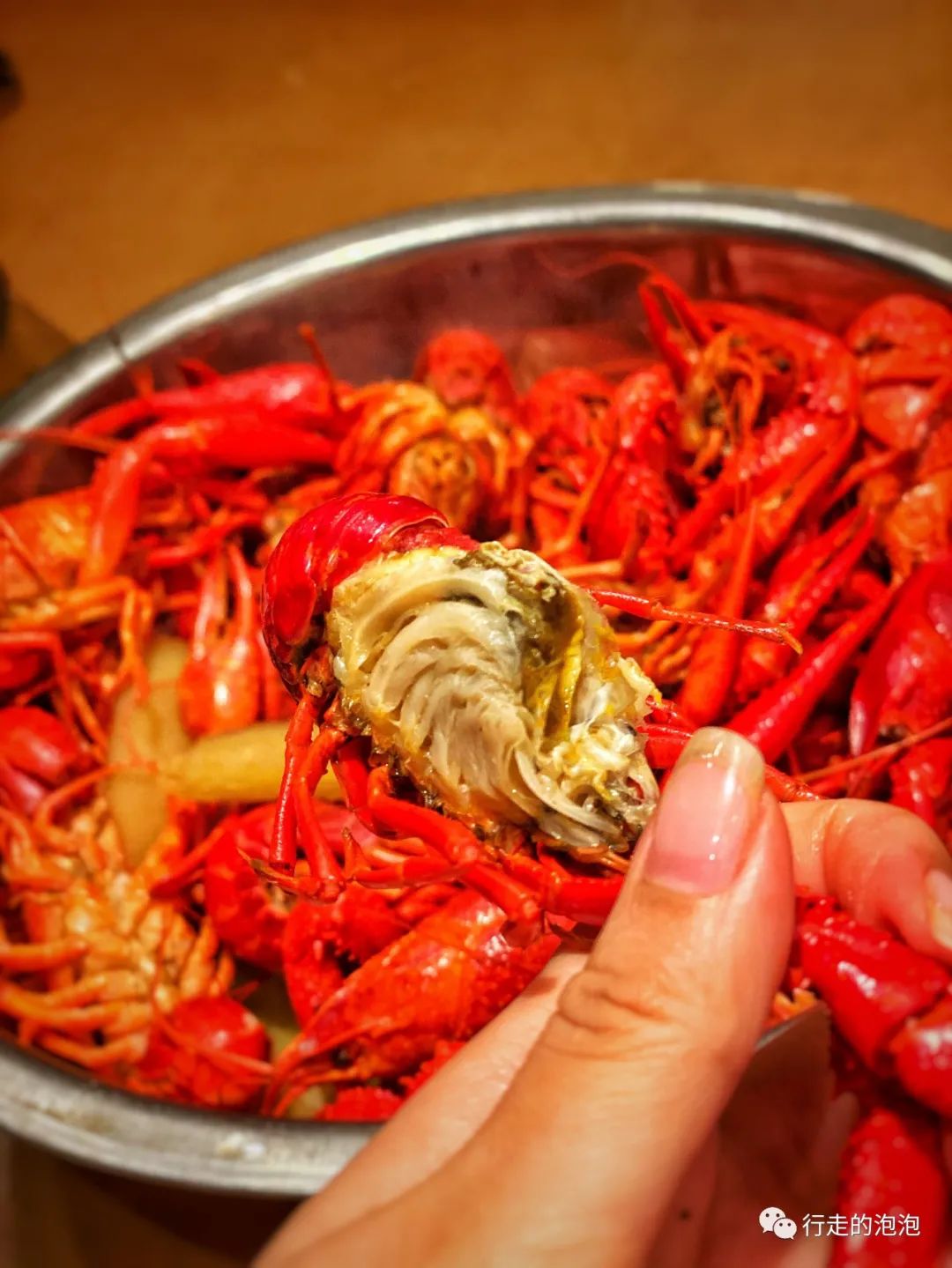 「岳阳攻略」被誉为“湖南夜宵扛把子”的烧烤城，还是小龙虾基地