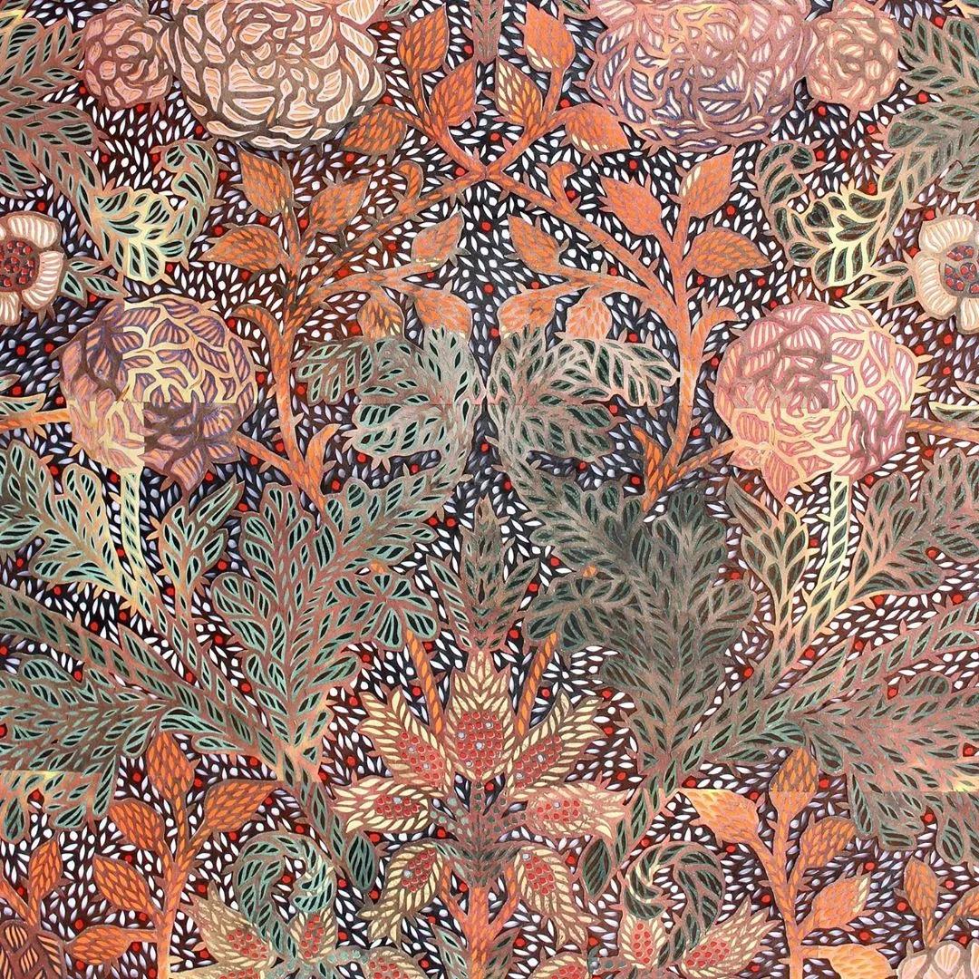 她用一把手术刀在2毛钱废报纸上雕出精美图腾,一幅卖60万