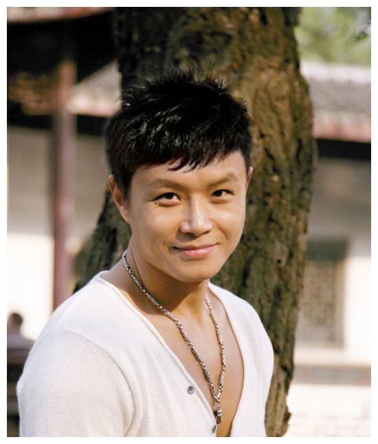 情感大师乐嘉个人资料,情感导师乐嘉的堕落史