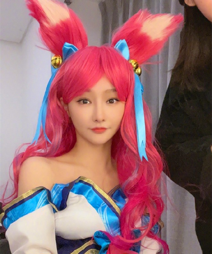 Miss挑战LOL最性感角色，网友：你这是一定是A狸吧？