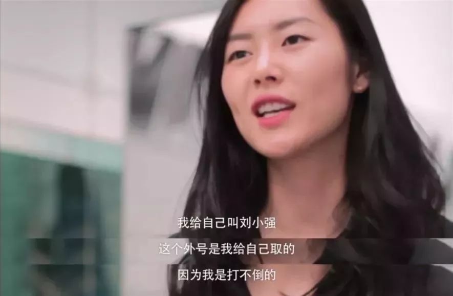 刘雯国际t台走秀视频,刘雯走t台视频