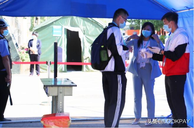 北京加强中小学师生健康监测,北京学生智能体温监测