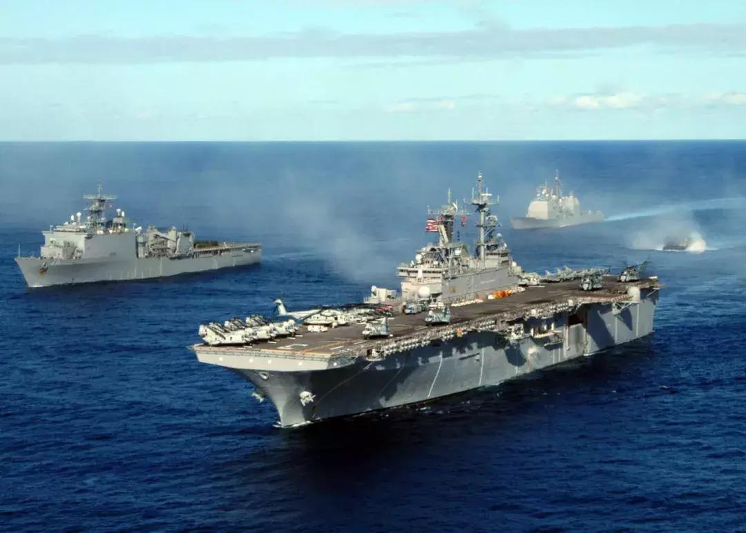 075型两栖攻击舰目前下水有多少艘,075型两栖攻击舰首舰服役啦吗