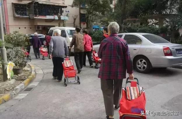 年关将至小偷猖狂大家注意防范,过年赶集提防小偷需要注意这几点