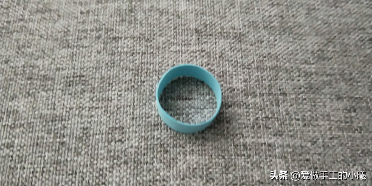 最简单的玫瑰花戒指折纸,用纸做玫瑰花戒指简单又漂亮