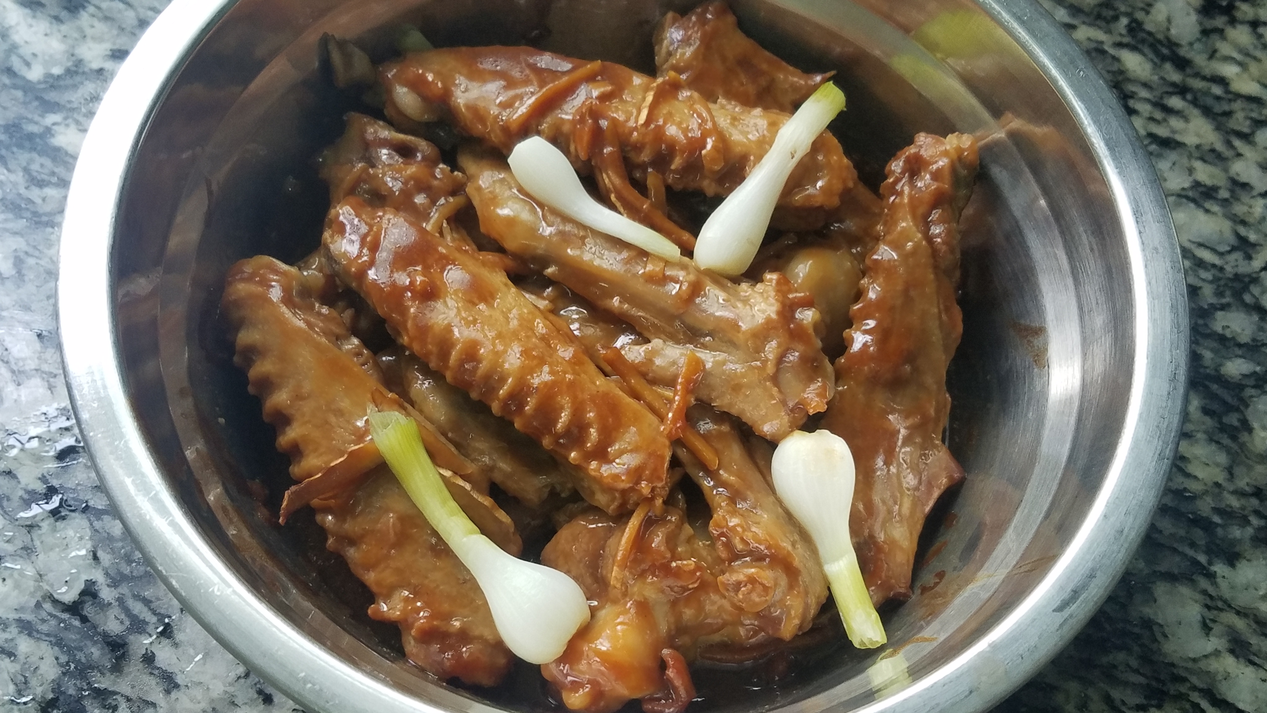 鸭翅中怎么做软烂入味,怎么把鸭翅鸭脚软烂入味