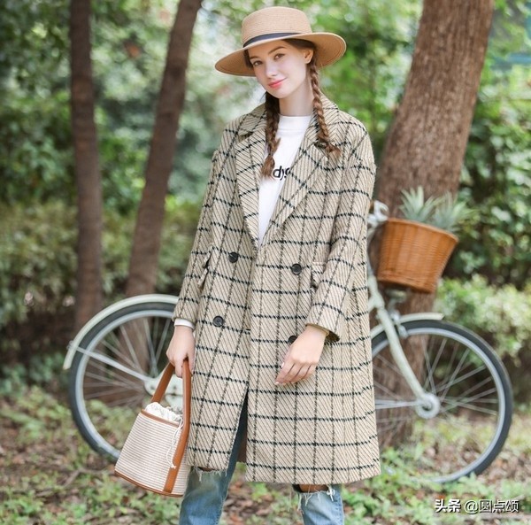毛呢大衣怎么搭保暖又好看,冬季彩色格子毛呢大衣穿什么内搭