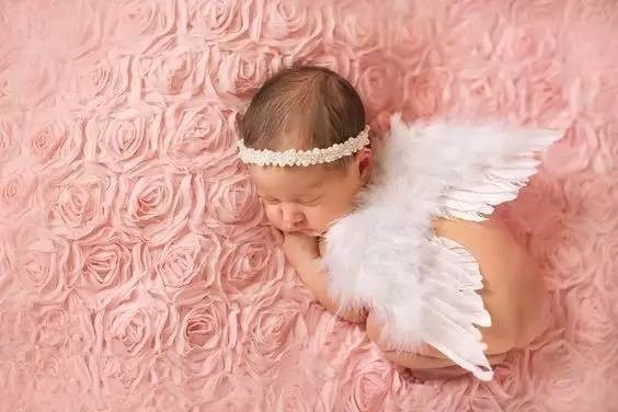 为什么孕妈打喷嚏娃老动,孕中期打喷嚏就漏尿怎么回事