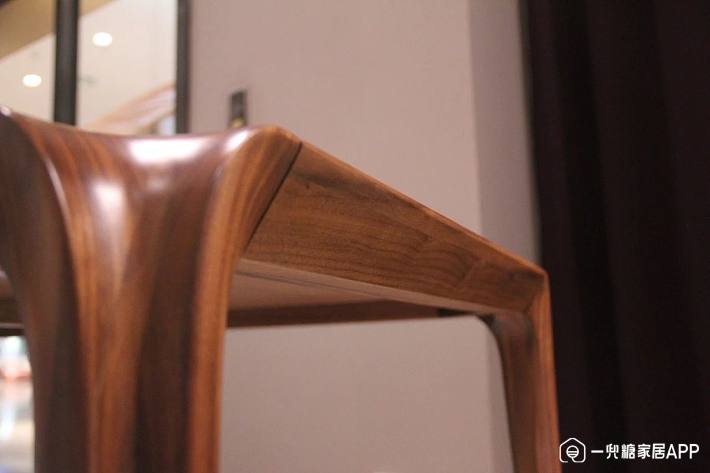 精致轻巧省空间,让你的餐厅韵味十足丨华师傅传匠实木餐桌测评